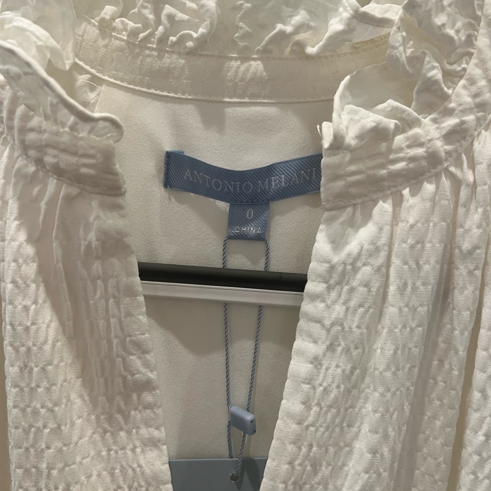 Women’s white cap sleeve Antonio Melani dress. Size 0